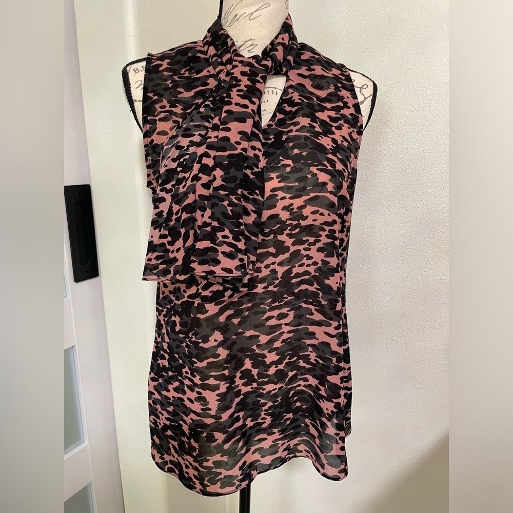 Cabi Womens SZ Small Sleeveless Blouse w/ tie Neck Pink Black Camo EUC